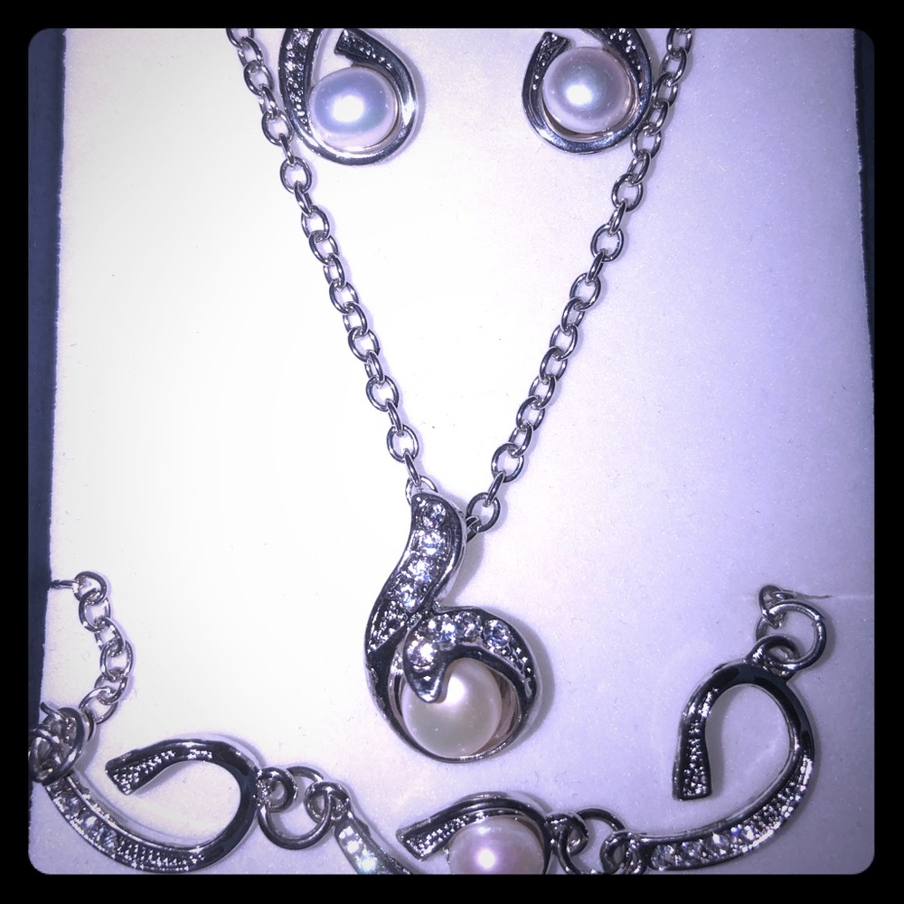 Pearl jewelry set